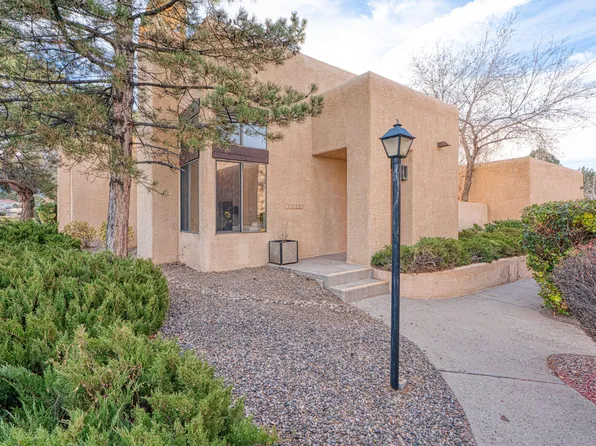 10277 Las Casitas Ct NE, Albuquerque, NM 87111