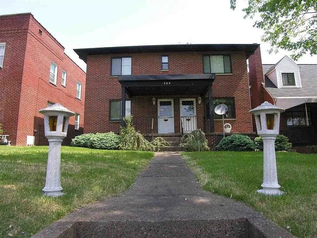 224 Norway Ave photo 1