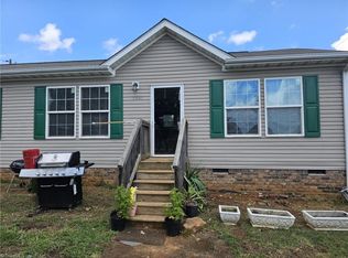 5821 Loradale Dr, Kernersville, NC 27284