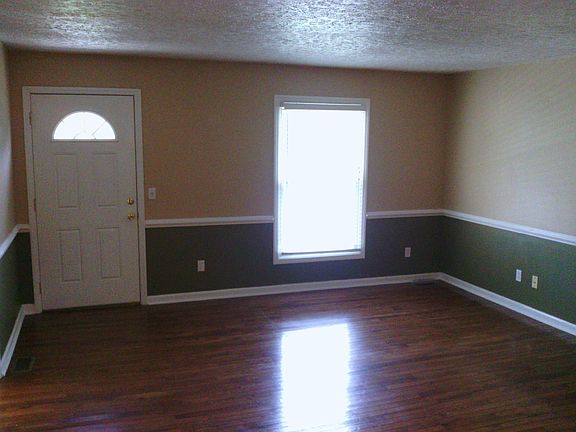 4th image of 117 N Creek Dr