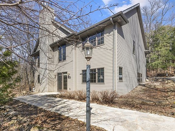 2nd image of 10658 Meadow Ln