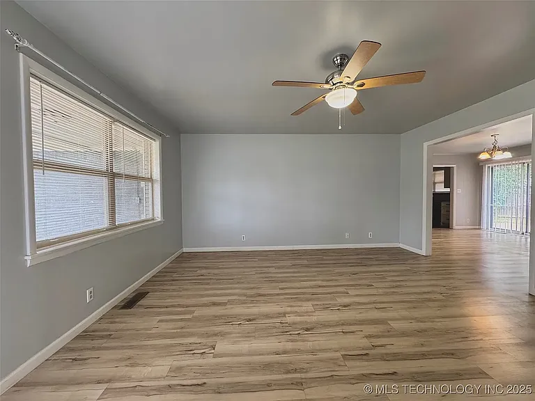 11311 E 15th Pl — Photo 34