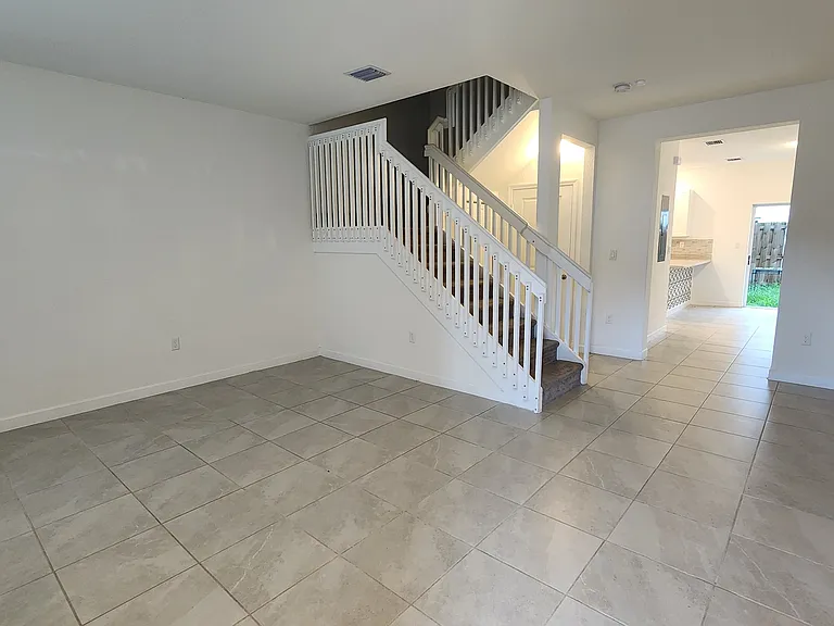 1866 SE 26th Rd — Photo 2