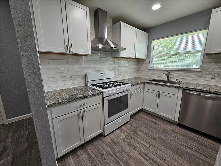 2603 Peach Tree Ln — Photo 10