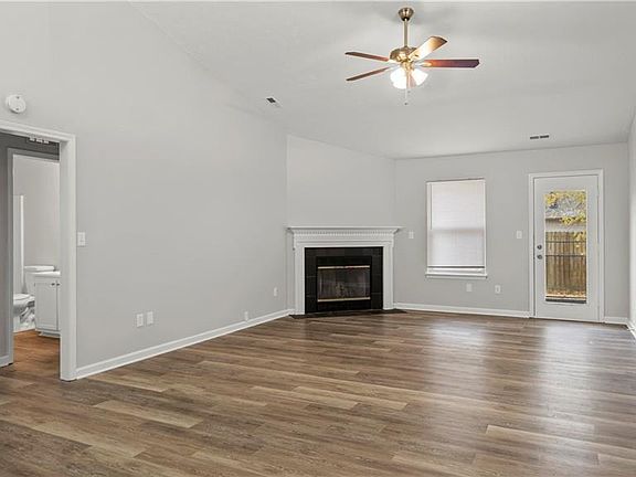 3rd image of 266 Glendale Ct