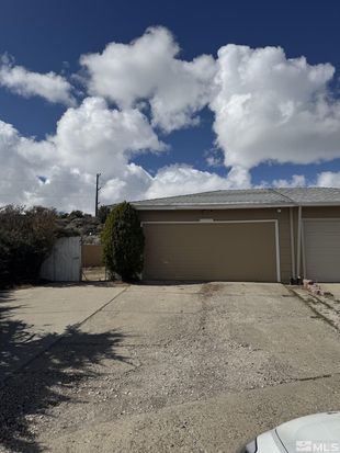 6760 Honeysuckle Ct, Reno, NV 89506