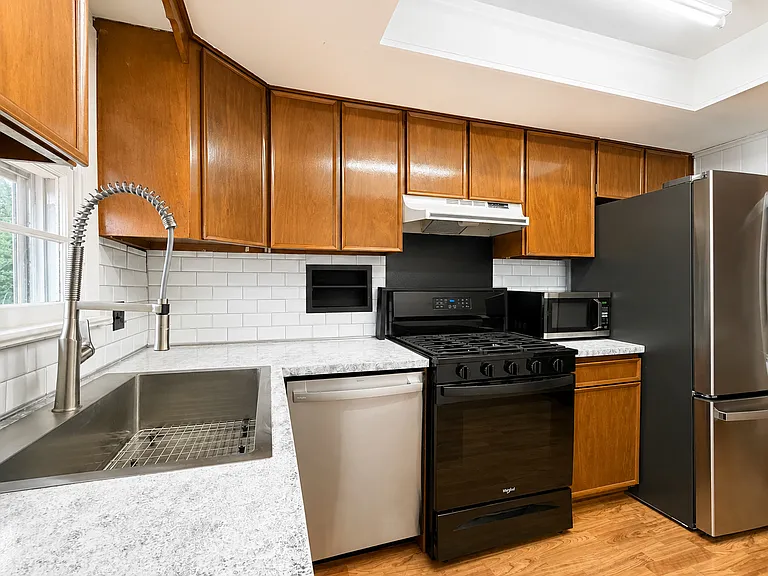 527 W Marion St — Photo 10