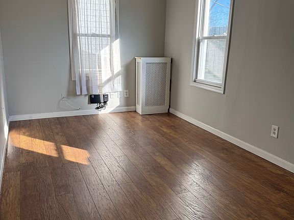 3rd image of 37 Essex Ave Floor 2