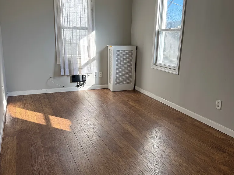 37 Essex Ave #2 — Photo 3
