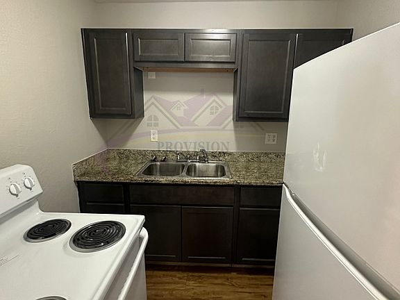 4th image of 733 20th St SE