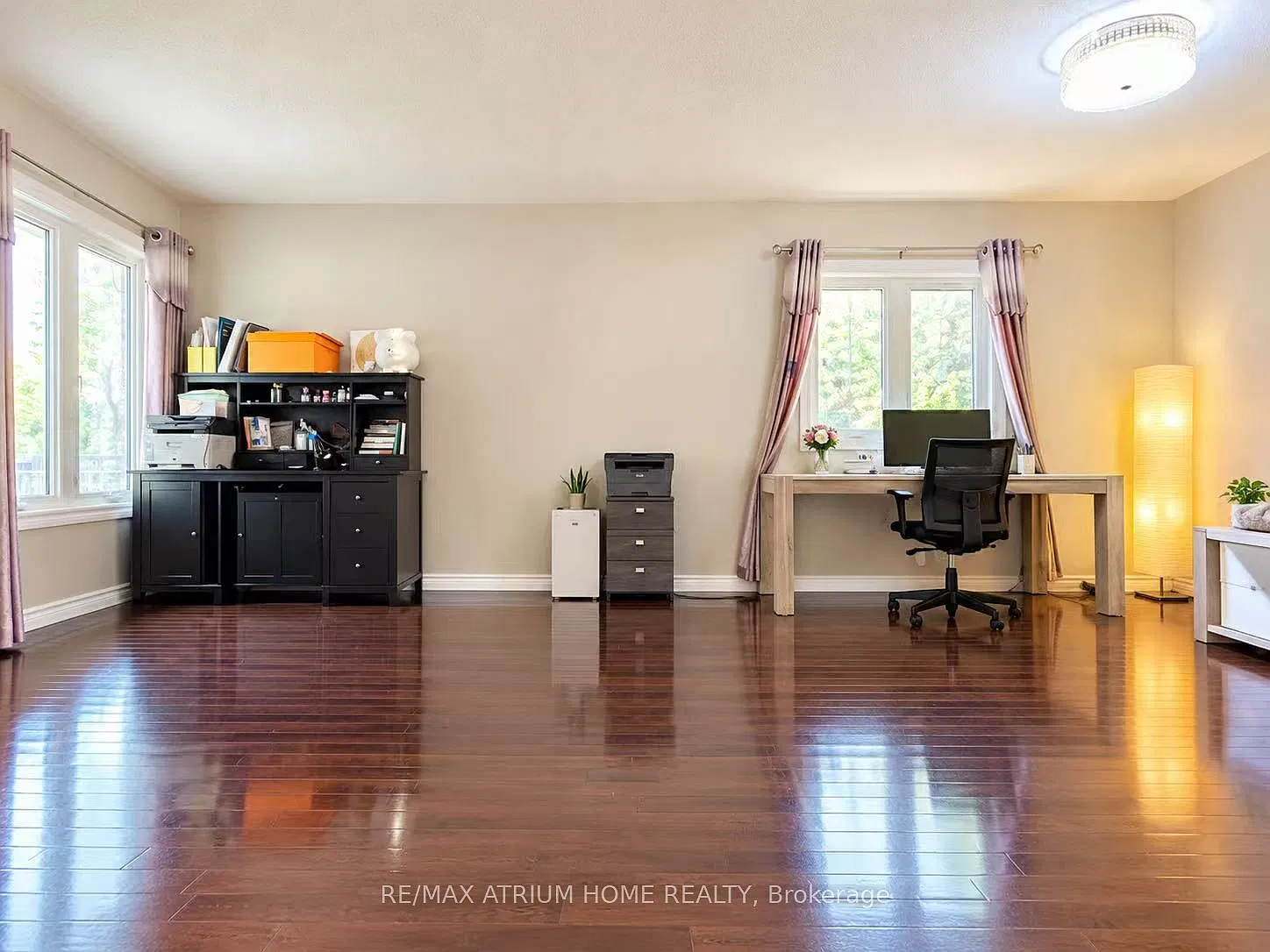 131 Redondo Dr — Photo 2
