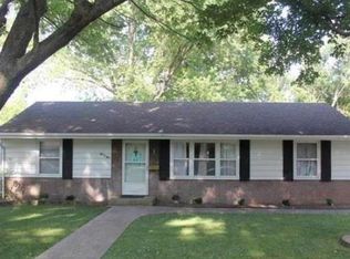 504 Shannon Dr, Greenville, IL