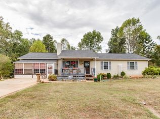 5437 New Castle St, Gainesville, GA 30507