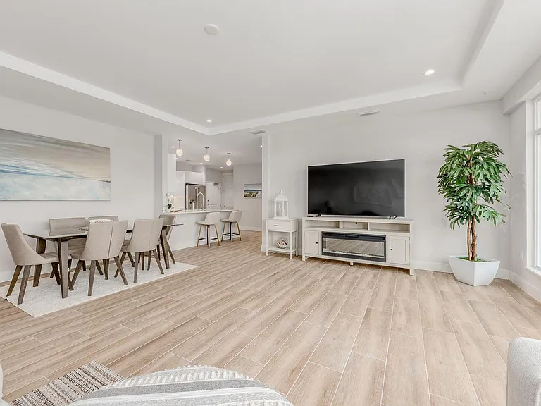 41 SW Seminole St #410 — Photo 9
