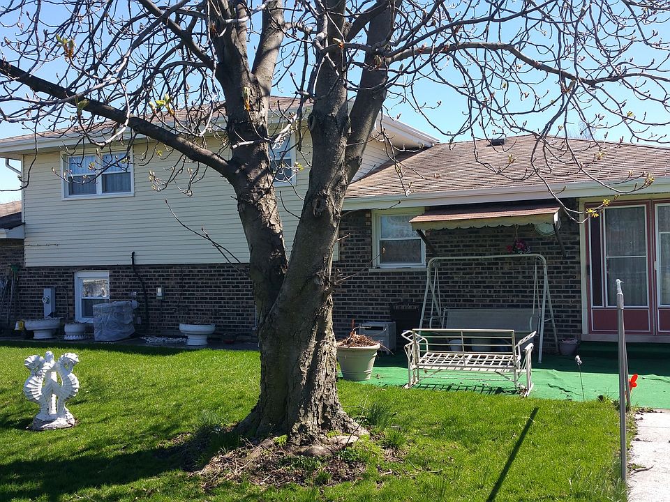 2nd image of 7340 W 81st St