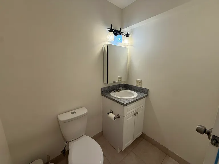 569 Monaco Park #L — Photo 19