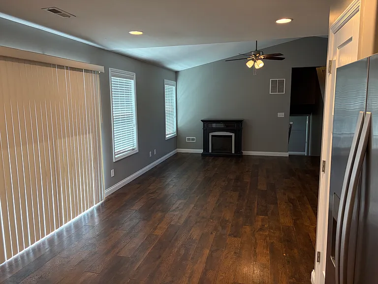483 Honeysuckle Creek Dr — Photo 6
