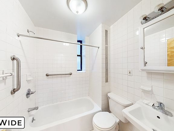 4th image of 419 E 73rd St APT 1G