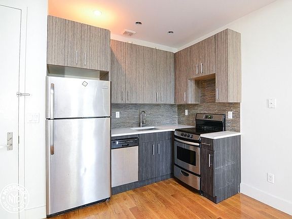 2nd image of 871 Bergen St #4E