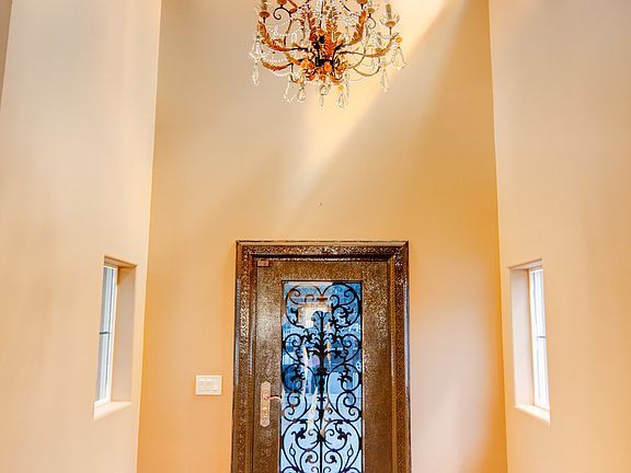 4th image of 6631 Gaviota Ave