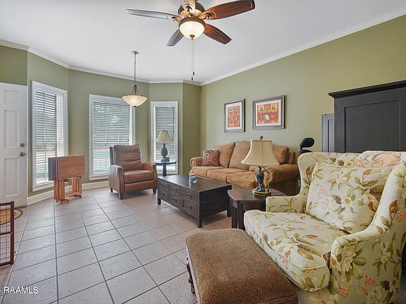 5th image of 302 Eastwood Dr
