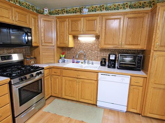 3rd image of 1006 W Main St