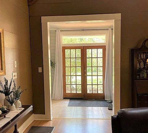 4th image of 207 W Lafayette St