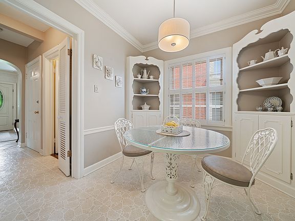 5th image of 1431 Bonnie Brae Pl