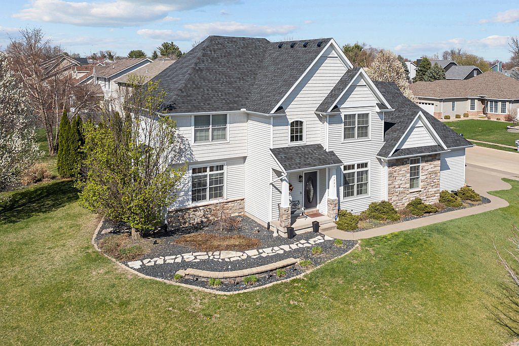 4220 E 48th St, Davenport, IA 52807 | Zillow