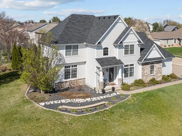 4220 E 48th St, Davenport, IA 52807