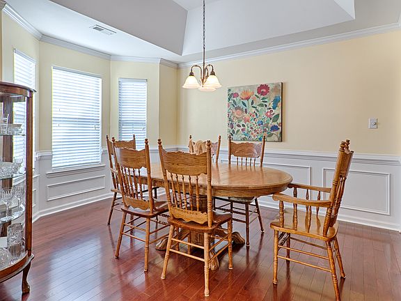 3rd image of 421 Deerfield Dr