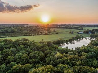 623 N 900th Rd, Lawrence, KS 66047