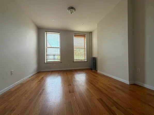 57 Newell Street image 1 of 5