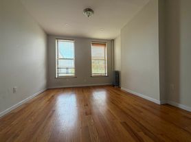 57 Newell St, Brooklyn, NY
