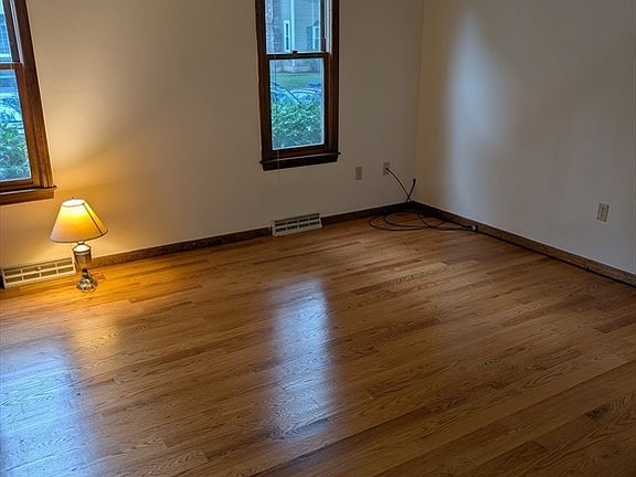 3rd image of 328 Wellman Ave Unit 328