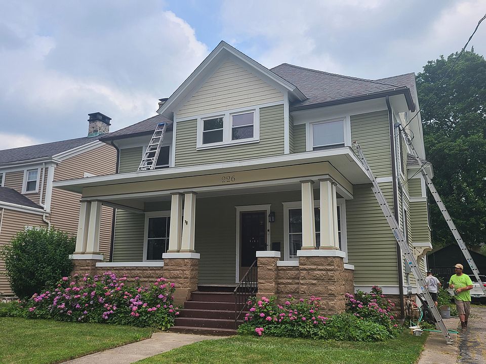 2nd image of 226 N Clinton St