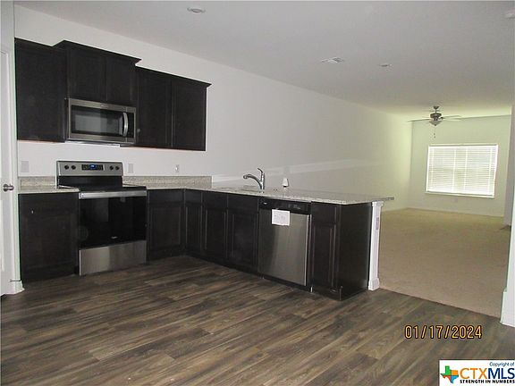 5th image of 121 Riverdale Dr