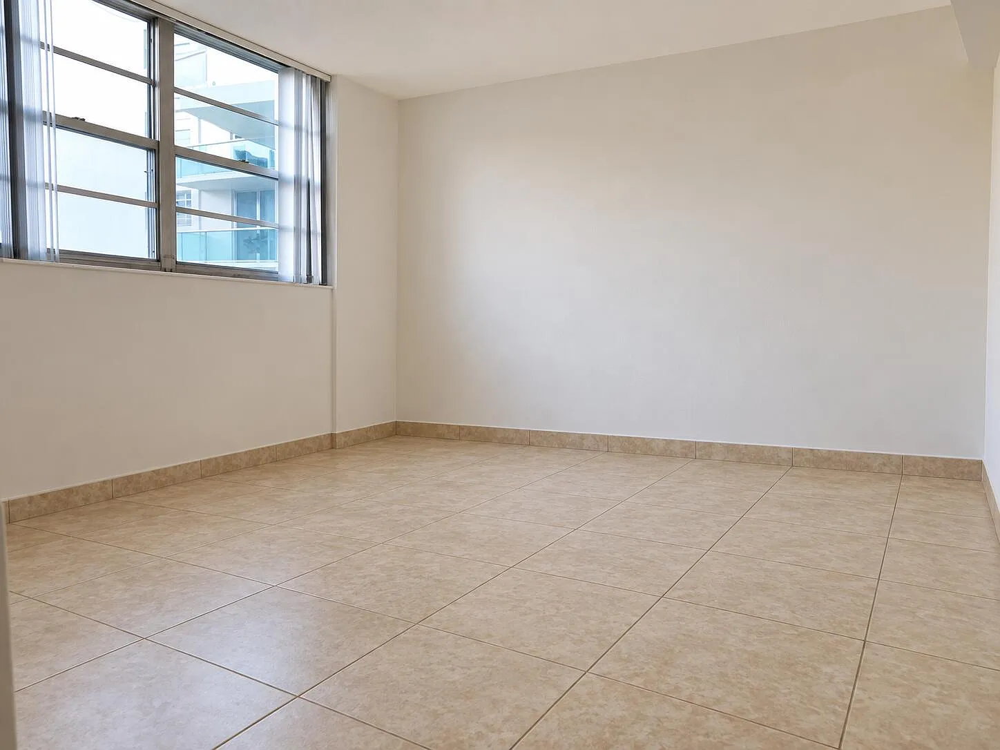 Tides On Hollywood Beach Condo — Photo 4