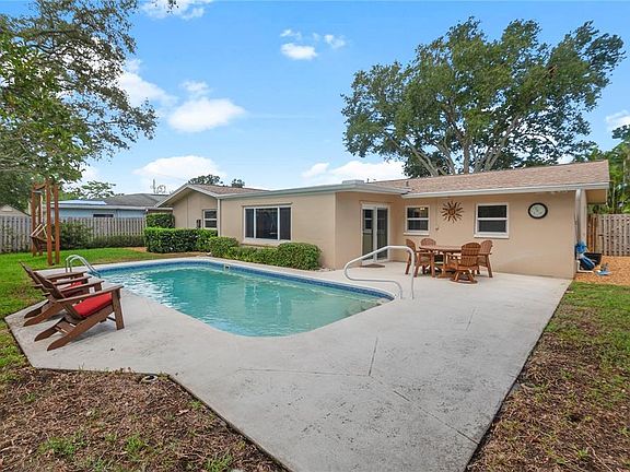 4th image of 1707 RIDGEWAY DRIVE