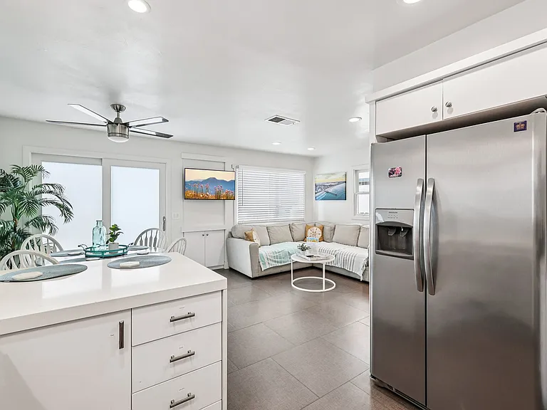 722 Sunset Ct — Photo 12