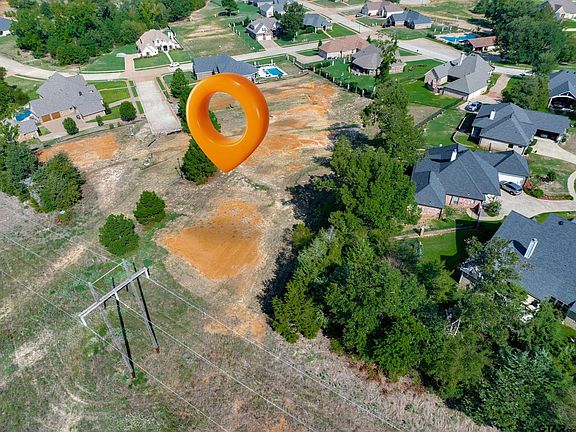 2nd image of 316 Colton Cv