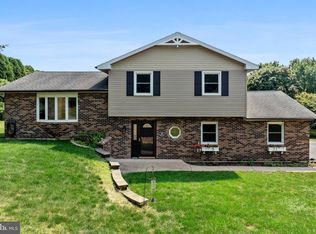 30 Bower Rd, Lenhartsville, PA 19534