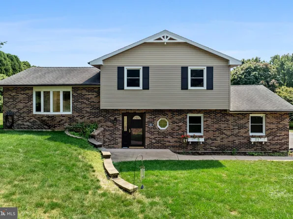 30 Bower Rd, Lenhartsville, PA 19534