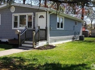 14 Raritan Blvd, Keyport, NJ 07735