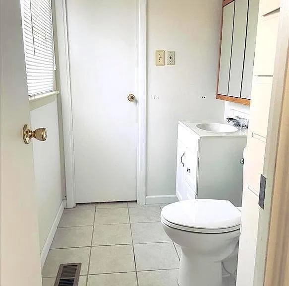 308 Amhurst Dr — Photo 7