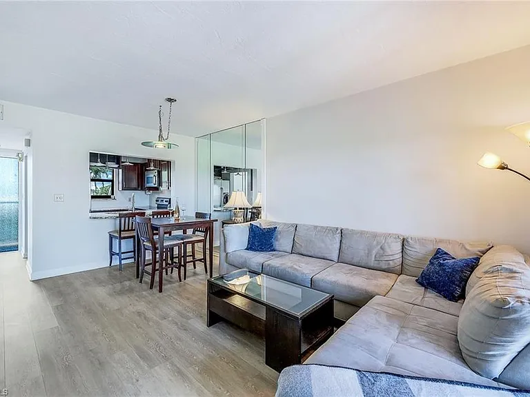 803 River Point Dr #201B — Photo 8
