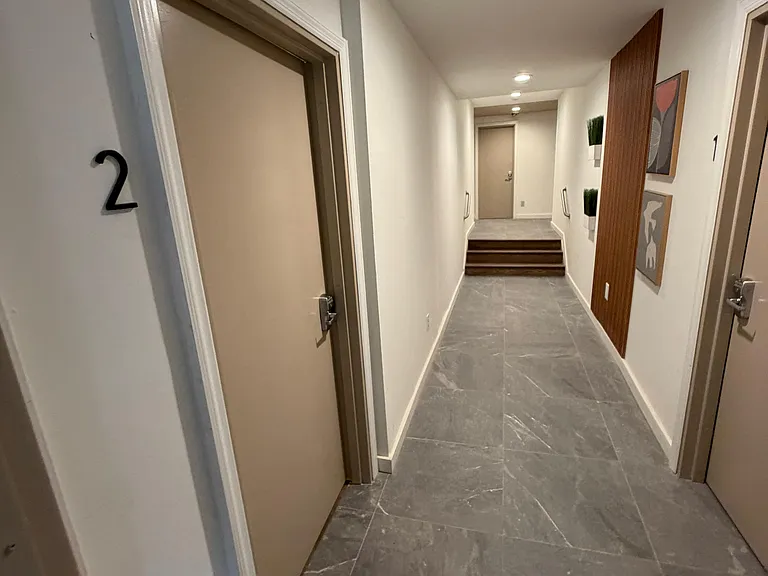 1114 Lombard St #2 — Photo 12