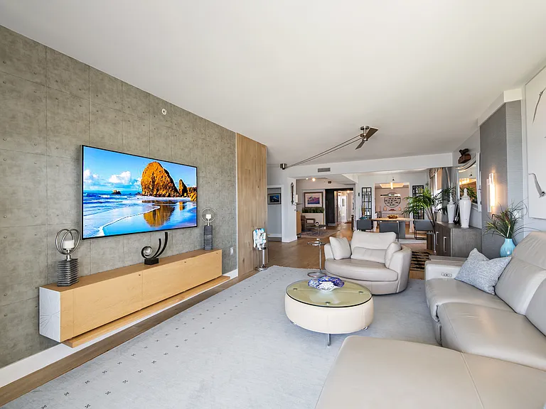 704 N Ocean Blvd — Photo 11