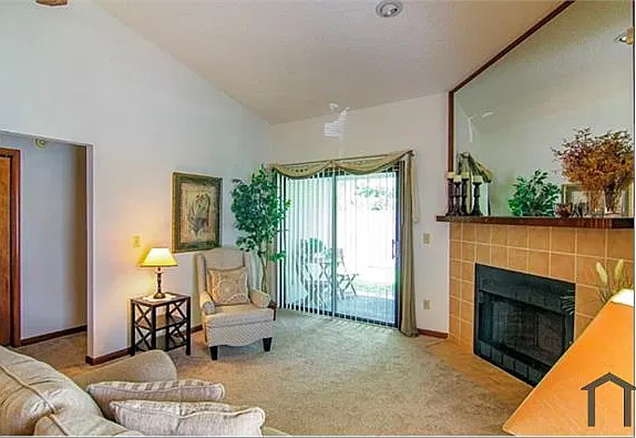 2 bed, $1,350 — Photo 2