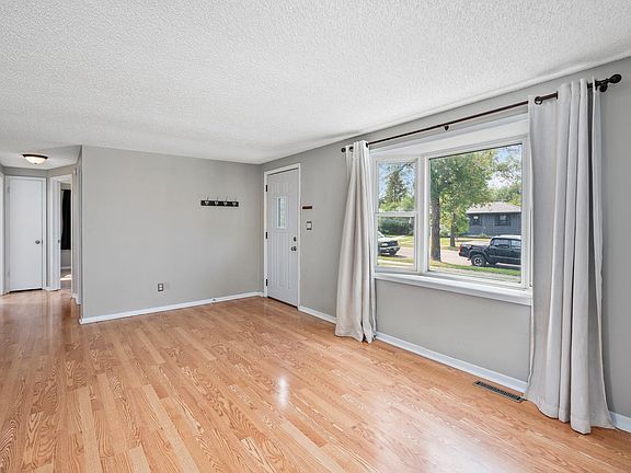 3rd image of 1106 23rd Ave S